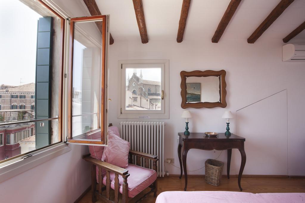 Locappart San Polo Venetië Kamer foto