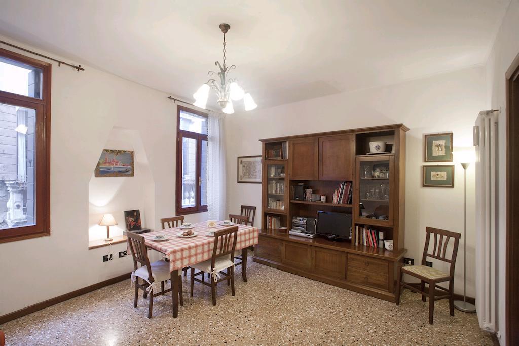 Locappart San Polo Venetië Kamer foto