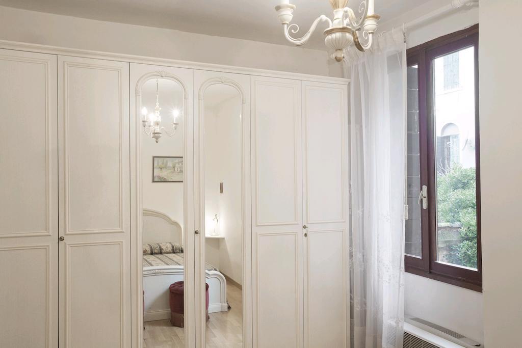 Locappart San Polo Venetië Kamer foto